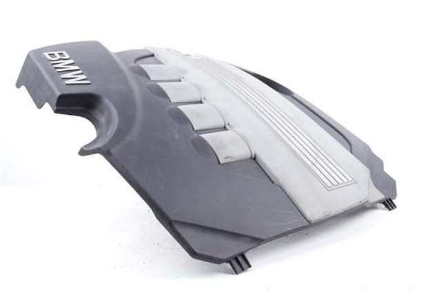 11147797410 BMW Tapa motor  en stock Huelva