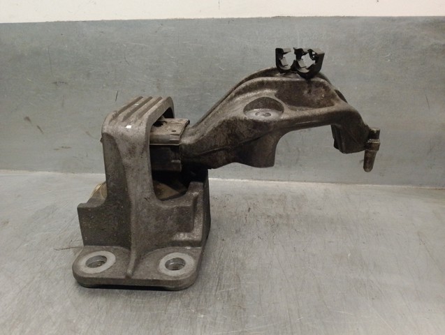 112100020R Soporte de motor derecho  disponible Utrera