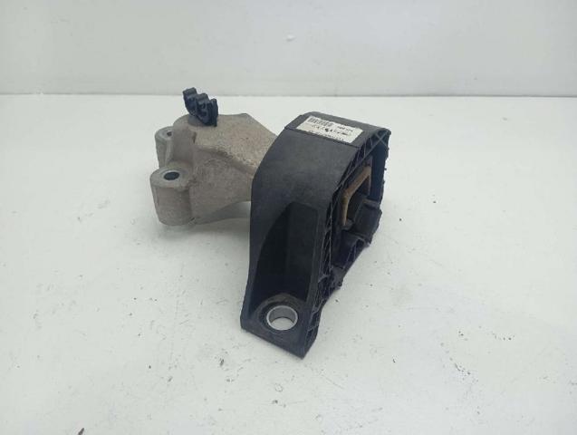 112106577R Soporte de motor derecho  disponible Utrera