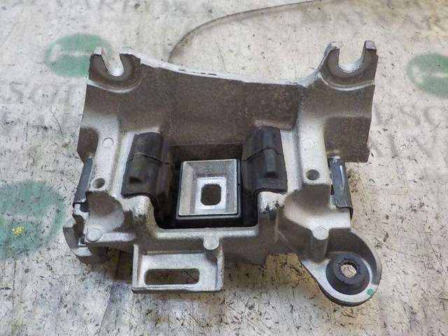112200014R Soporte izquierdo del motor  disponible Utrera