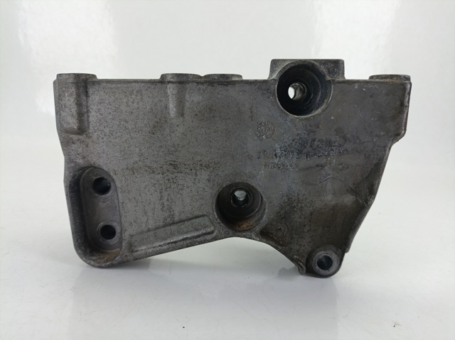 Soporte para taco de motor derecho 112317173R Renault (RVI)