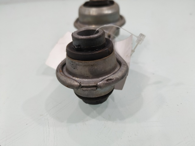 112381035R Soporte trasero del motor  disponible Málaga