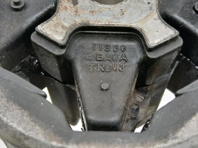 NISSAN 113504BA0A Soporte superior derecho del motor  disponible España
