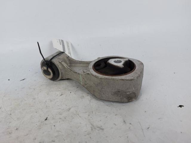Soporte de motor izquierdo 113601KC0A NISSAN