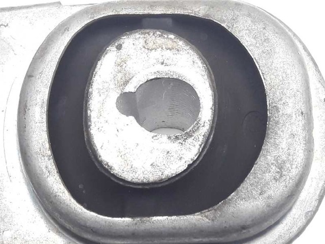 113604EA0A Soporte trasero del motor  disponible Málaga
