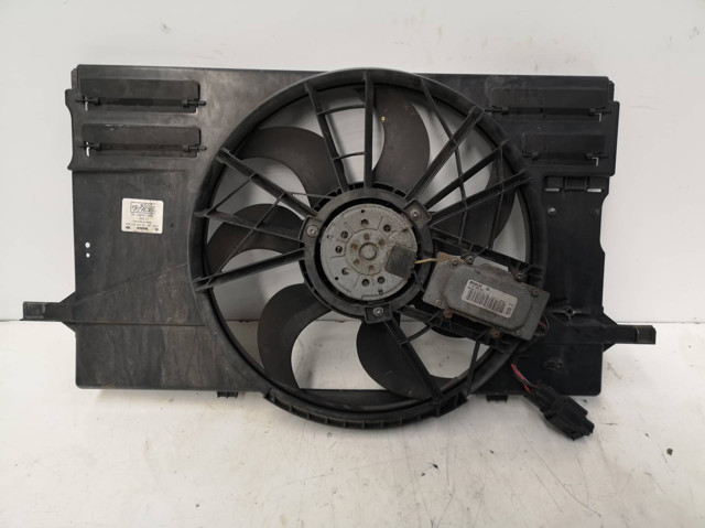 1137328081 Difusor del radiador de refrigeración con motor y hélice  disponible Málaga
