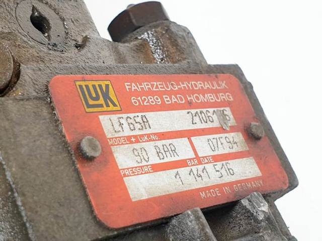 1141516 Bomba de dirección  en stock Sabadell