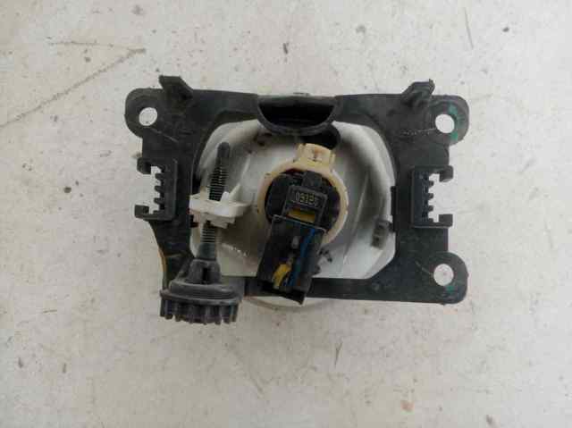 PEUGEOT 11417102 Faro antiniebla izquierdo y derecho  en stock Terrassa