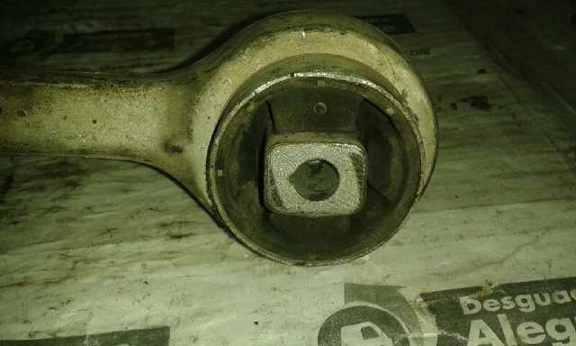 1141718 Brazo superior derecho de la suspensión delantera  disponible Málaga