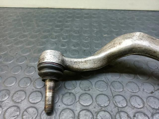 Brazo superior derecho de la suspensión delantera 1141718 BMW