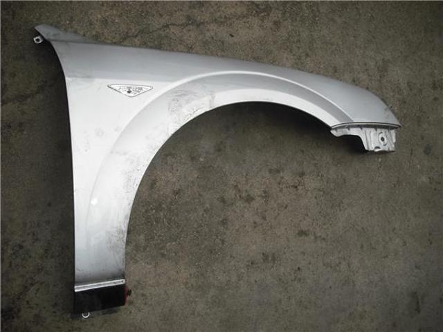 Aleta delantera izquierda Ford Mondeo III desde 97,28 €