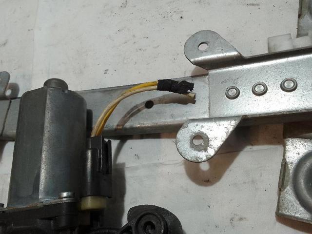 1206824 FORD Motor del elevalunas de la puerta delantera izquierda  disponible Vigo