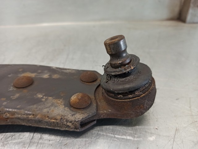 FORD 1207974 Brazo inferior izquierdo de la suspensión delantera  comprar en Murcia