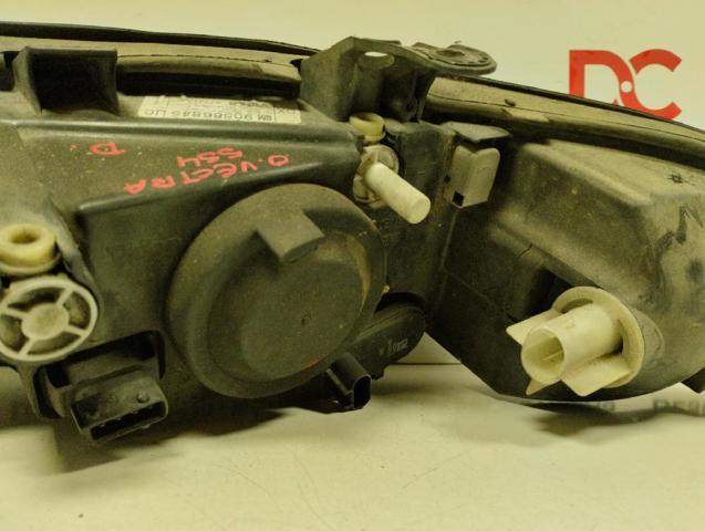 1216058 Faro derecho  en stock Sabadell