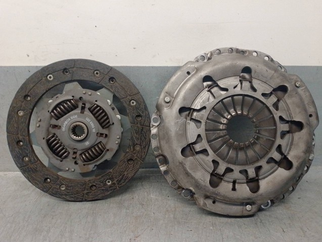Comprar Kit de embrague Ford Fiesta VI CB1 a bajo precio