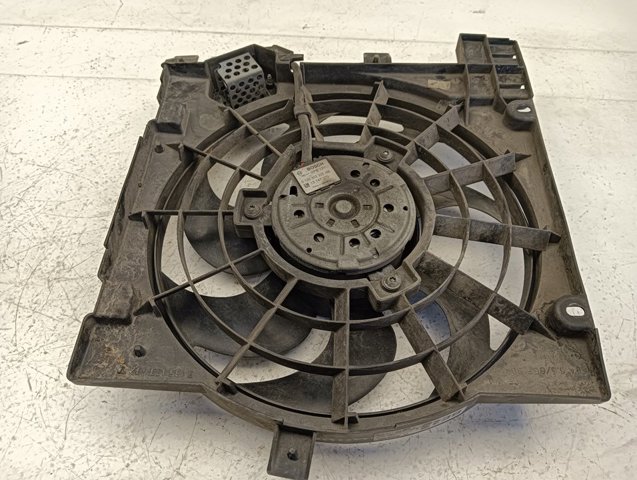 OPEL 130303302 Ventilador del motor  en stock Salamanca