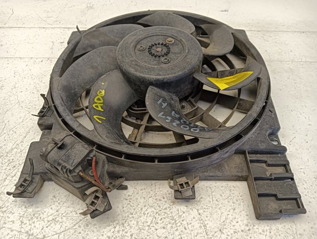 OPEL 130303302 Ventilador eléctrico de refrigeración completo (motor y hélice)  comprar en Albacete