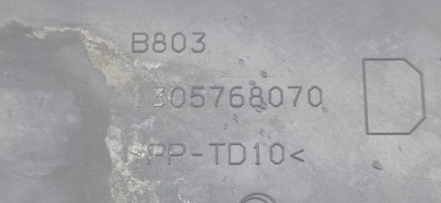 PEUGEOT 1305768070 Moldura del guardabarros trasero derecho  en stock Salamanca