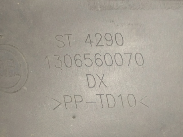 FIAT 1306560070 Parachoques delantero, parte derecha  disponible Valladolid