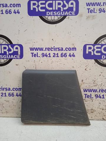 1306893070 PEUGEOT Moldura exterior central derecha del pilar de la carrocería  disponible Vigo
