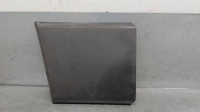 PEUGEOT 1306893070 Moldura exterior central derecha del pilar de la carrocería  en stock Terrassa