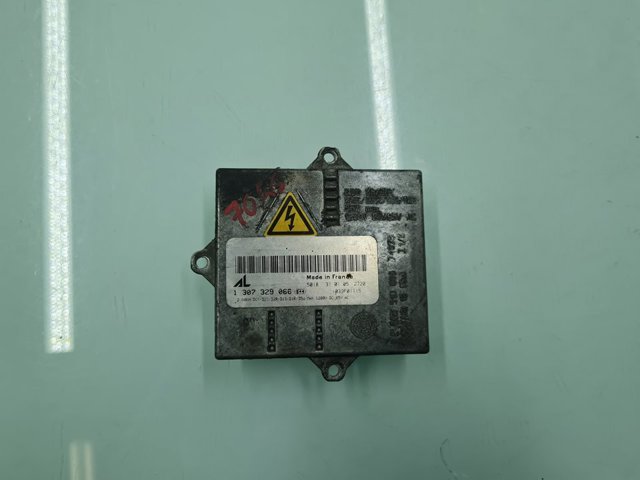 1307329066 Unidad de control de xenón  en stock Castellón