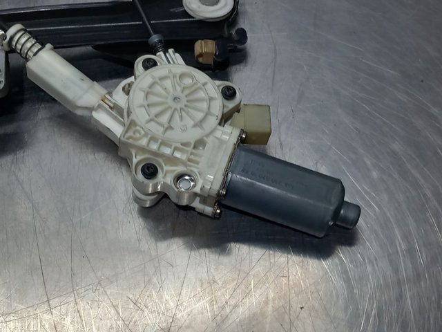 130821921 MERCEDES Motor del elevalunas de la puerta delantera comprar Madrid