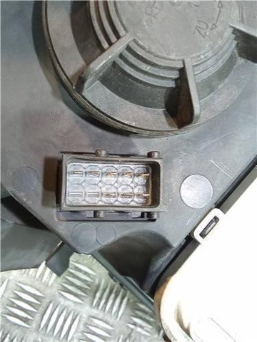 13100535 Faro izquierdo  en stock Sabadell