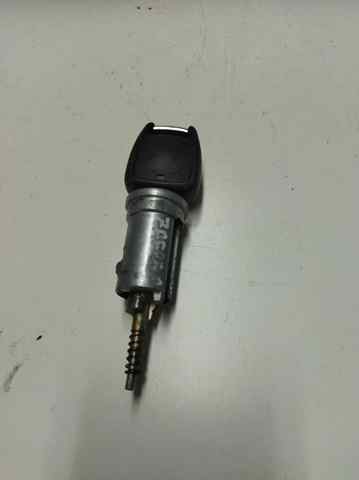 Cerradura de puerta delantera izquierda Opel Corsa  (S93)