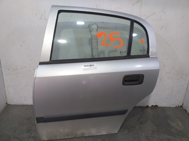 Puerta trasera izquierda 13116455 Opel