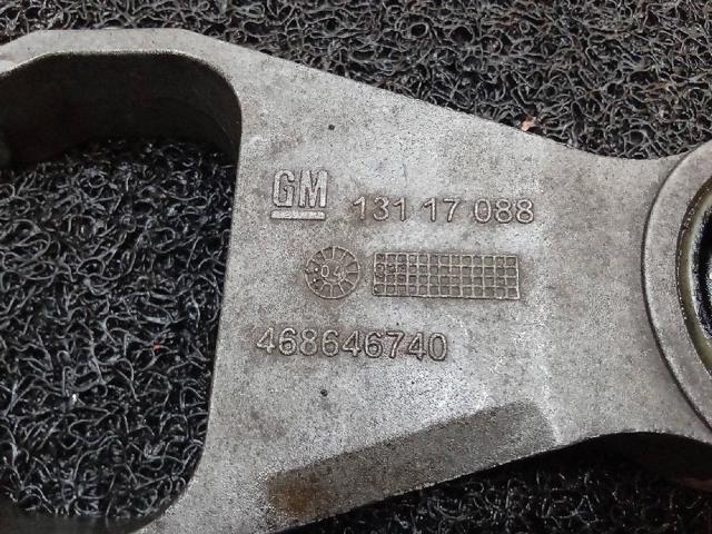 13117088 Soporte trasero del motor  disponible Utrera