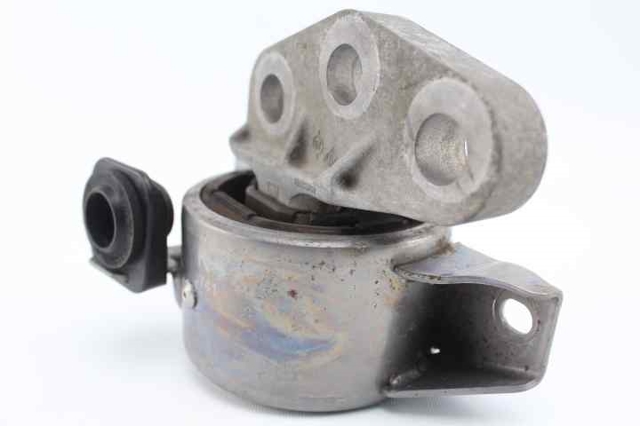 13130741 Soporte de motor derecho  disponible Málaga