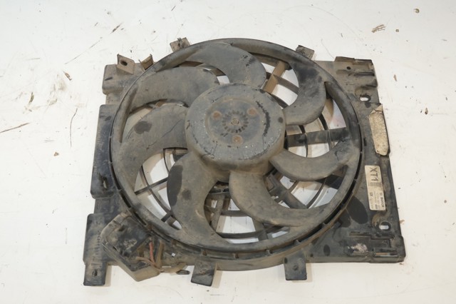 13132559 Ventilador eléctrico de refrigeración completo (motor y hélice)  disponible Utrera