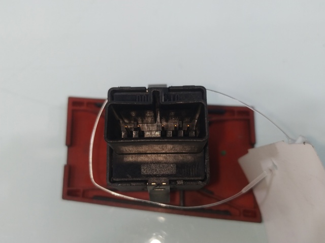 Boton de luz de emergencía Opel Vectra ()