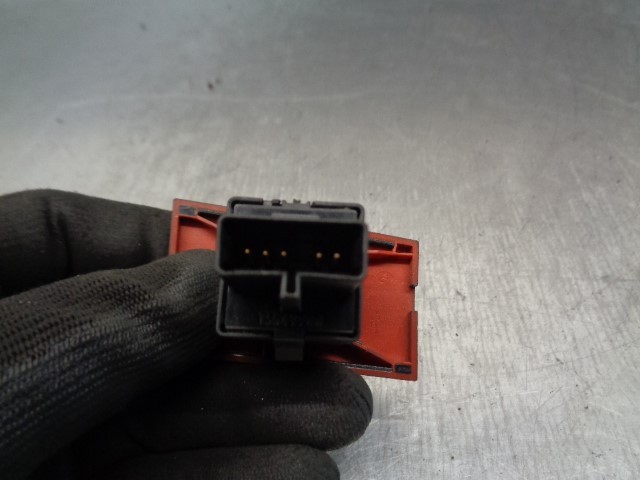 13138255 OPEL Boton de luz de emergencía  en stock Gandía