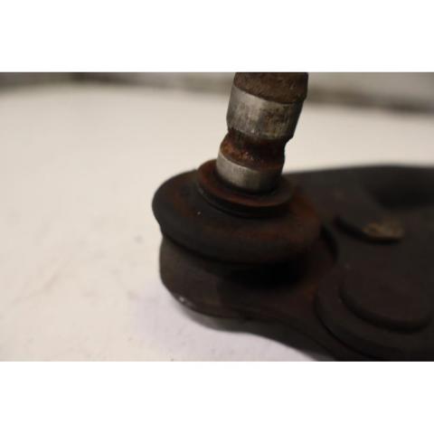 13140037 Brazo inferior izquierdo de la suspensión delantera  en stock Castellón