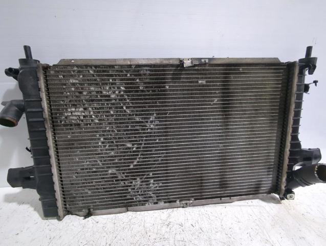 OPEL 13143570 Radiador de refrigeración del motor  disponible España