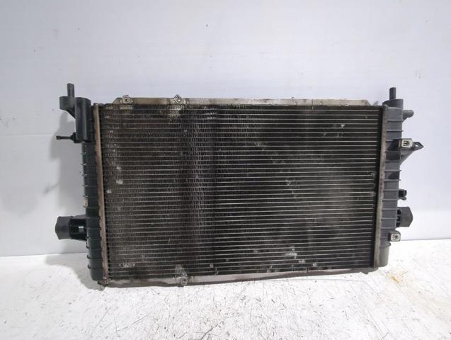 13143570 Radiador de refrigeración del motor  disponible Málaga