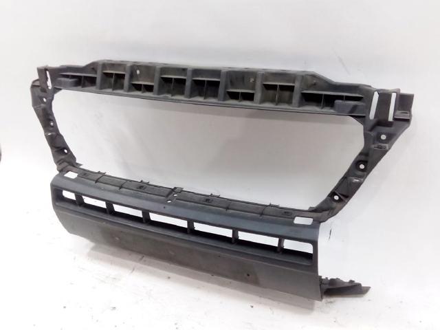 PEUGEOT 1315077070 Parachoques delantero, parte central  comprar en Ponferrada