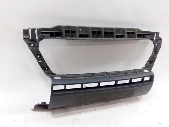 1315077070 Parachoques delantero, parte central  en stock Sabadell