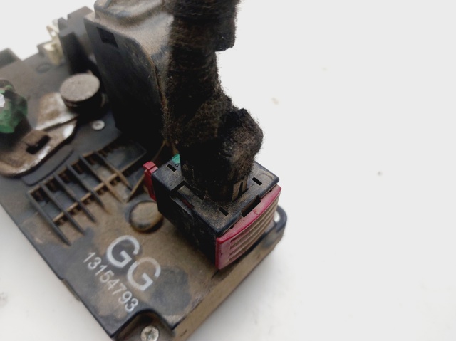 13154793 OPEL Cerradura de puerta trasera izquierda  en stock Huelva