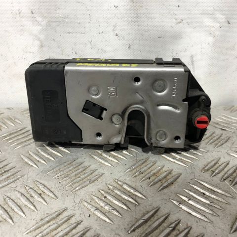 13154794 OPEL Cerradura de la puerta trasera derecha  en stock Gandía