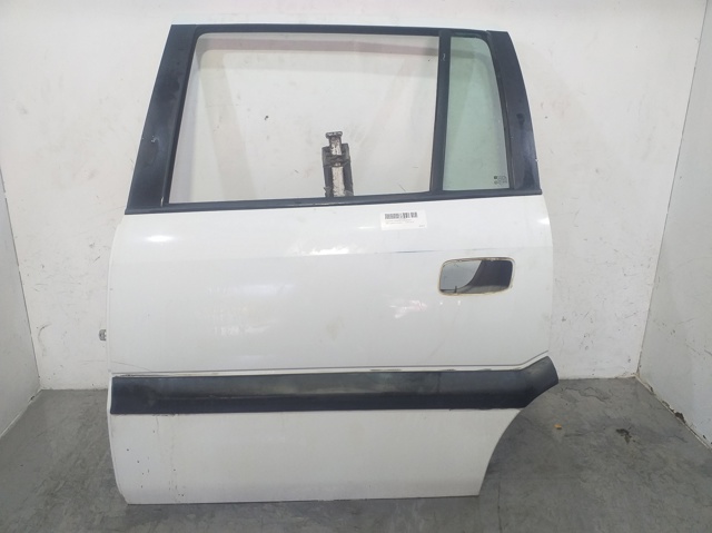 Puerta trasera izquierda 13160996 Opel