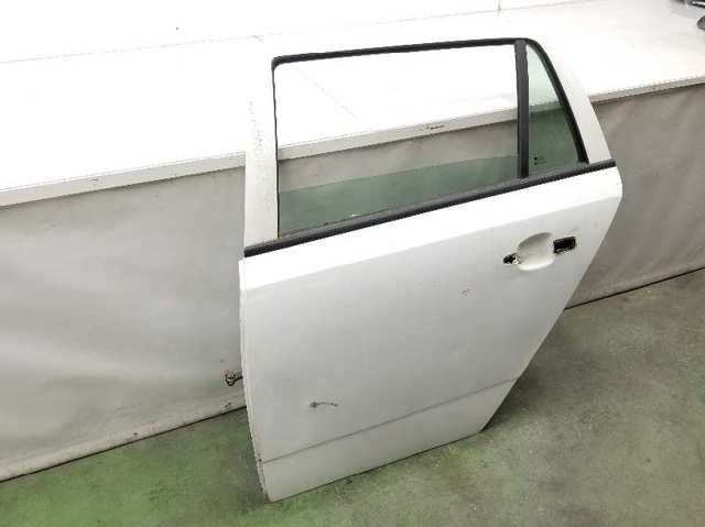 Puerta trasera izquierda 13168045 Opel