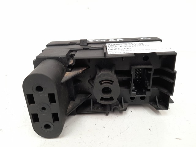 13177066 Interruptor de luces en el tablero  en stock Sabadell
