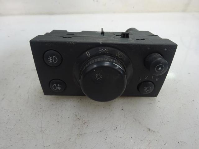 13177066 Interruptor de luces en el tablero comprar Girona