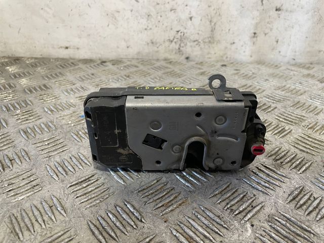 13210739 OPEL Cerradura de la puerta trasera derecha  disponible Ourense