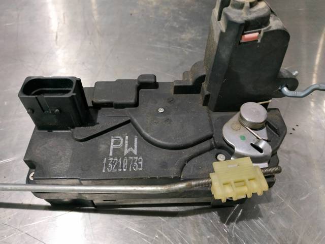 13210739 OPEL Cerradura de la puerta trasera derecha  disponible Ourense