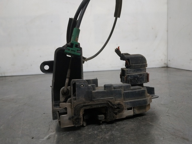 OPEL 13210749 Cerradura de puerta delantera derecha  en stock Salamanca
