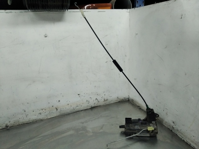 OPEL 13210749 Cerradura de puerta delantera derecha comprar Barcelona